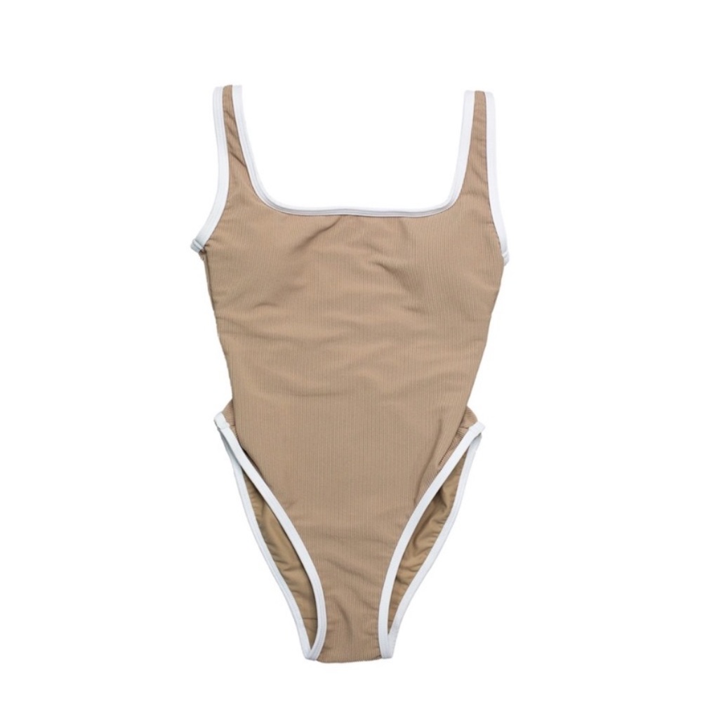 Lainsnow one piece in tan